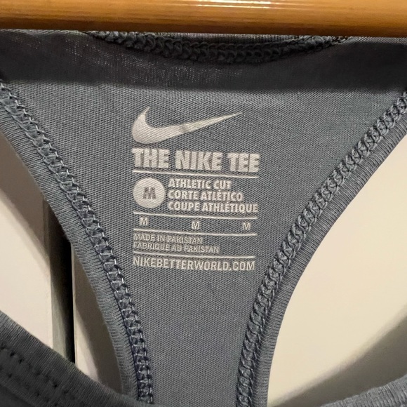 Nike Razorback Tank - Picture 3 of 3